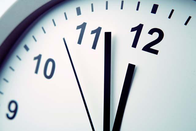 インビザラインは一日のうち何時間つけている必要がある？